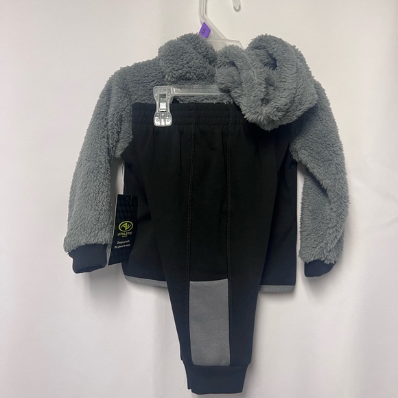 12 month athletic set bundle NWT - Picture 5 of 10